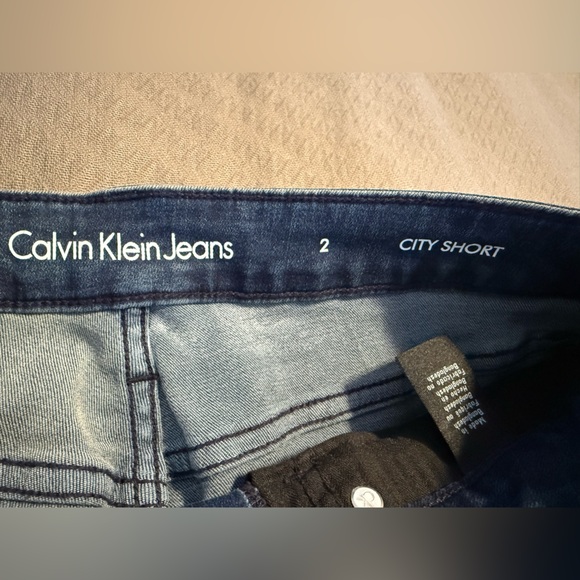 🆕 Calvin Klein Jeans City Short Bermuda 5 pocket denim shorts women’s 2 NWT - Picture 3 of 9